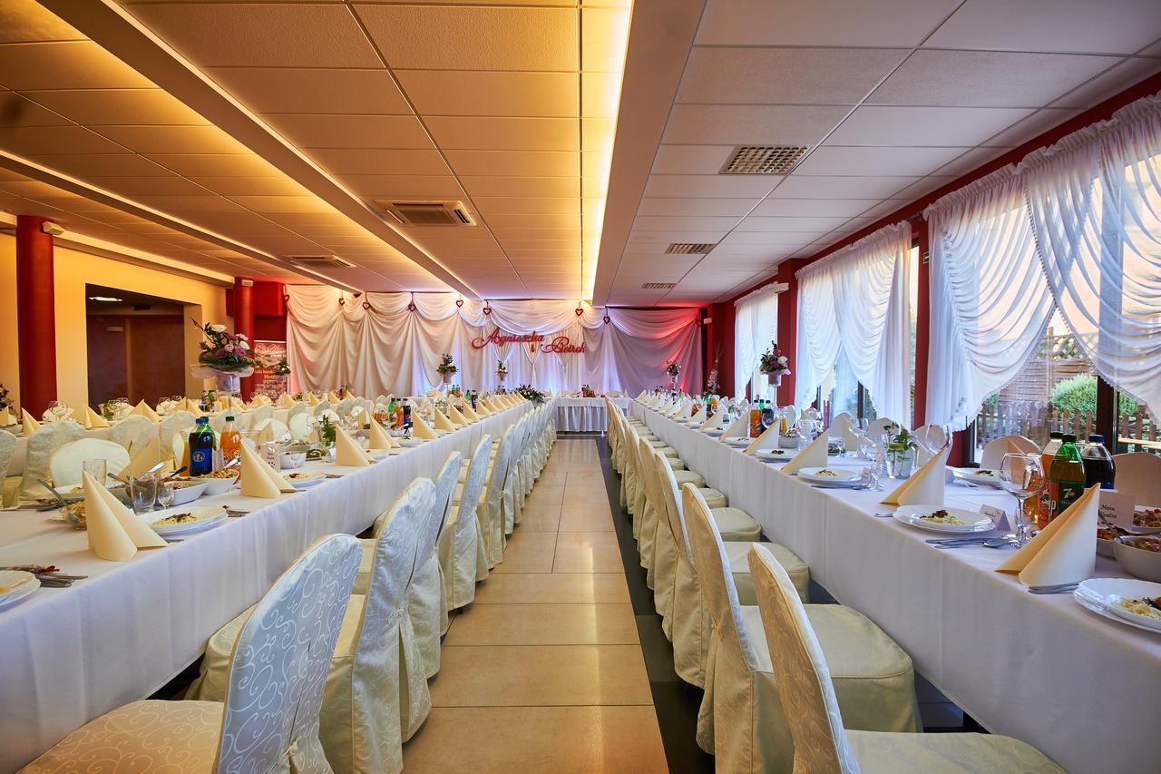 Hotel Paola Kutno Kültér fotó