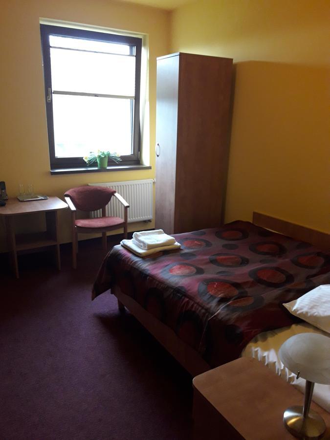 Hotel Paola Kutno Kültér fotó