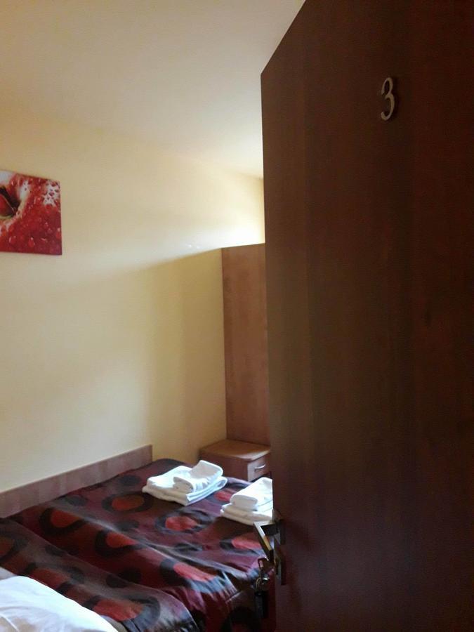 Hotel Paola Kutno Kültér fotó